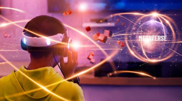 Who Influence Virtual Reality Development & What Metaverses Prepared for Us