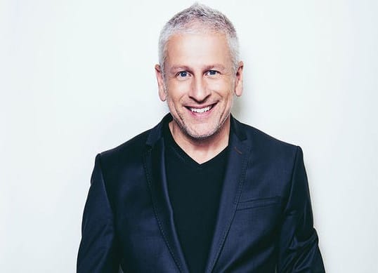 Louie Giglio Net Worth, Books, Age, Career, Height, Wife, Family, Wiki, and More